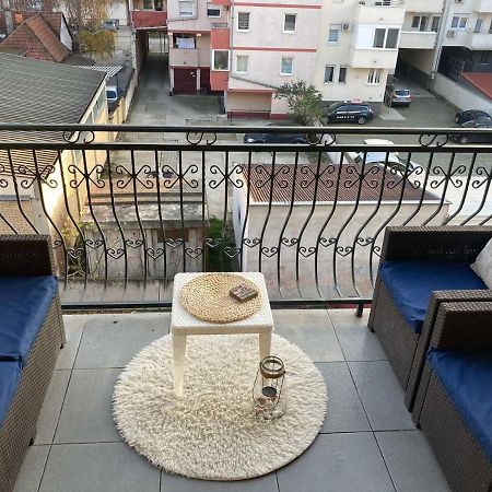 Apartman Anja Novi Sad Buitenkant foto