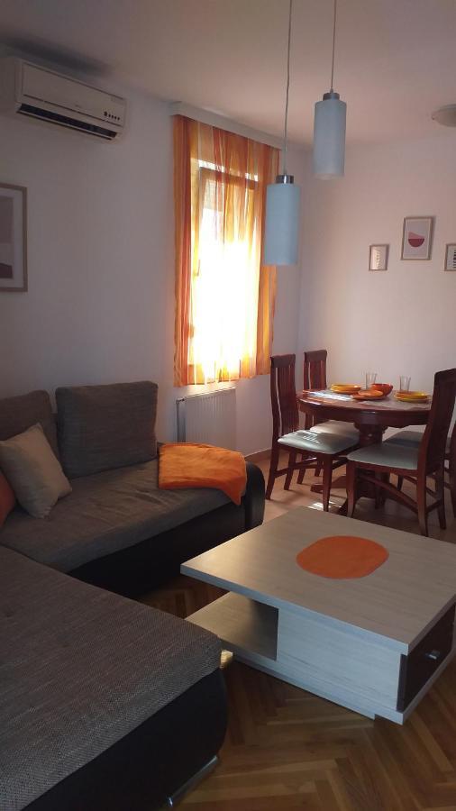 Apartman Anja Novi Sad Buitenkant foto