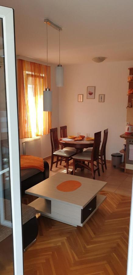 Apartman Anja Novi Sad Buitenkant foto