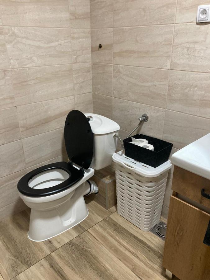 Apartman Anja Novi Sad Buitenkant foto